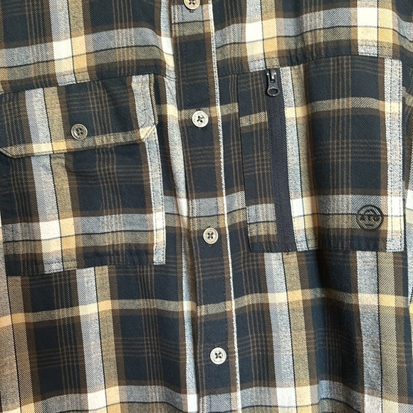 Wrangler ATG men’s plaid long sleeve button down flannel shirt size small - Picture 3 of 8
